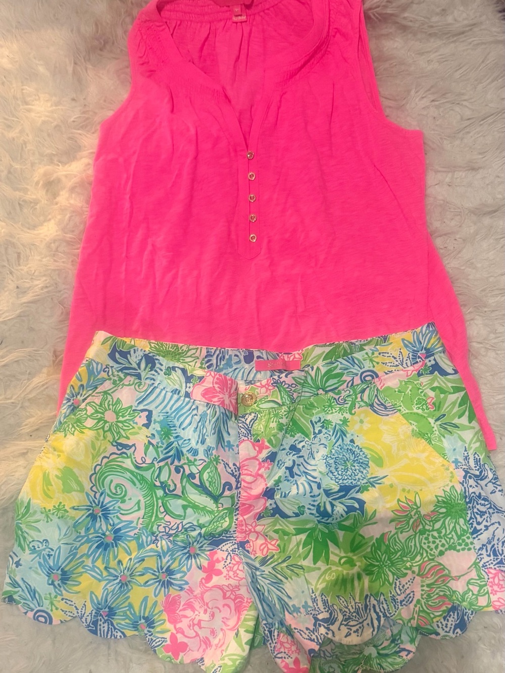 Lilly Pulitzer Pink Tank Top (XL) with Floral Scalloped shorts (16)